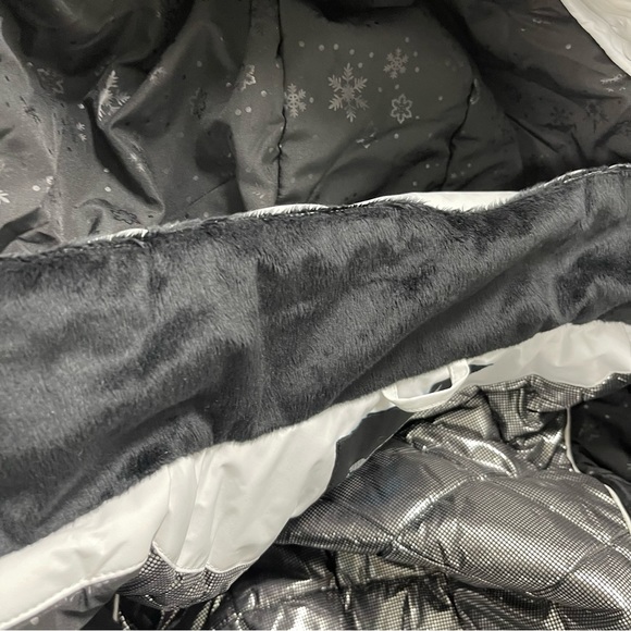 ⛷️SALE NWT AMAZING SKI COAT - Picture 12 of 16